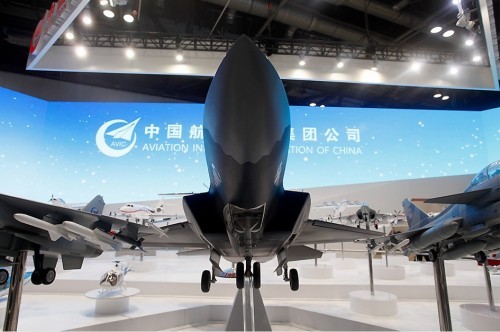 Mô hình máy bay chiến đấu tiên tiến AFC Trung Quốc tại Triển lãm hàng không Bắc Kinh ngày 25 tháng 9 năm 2013